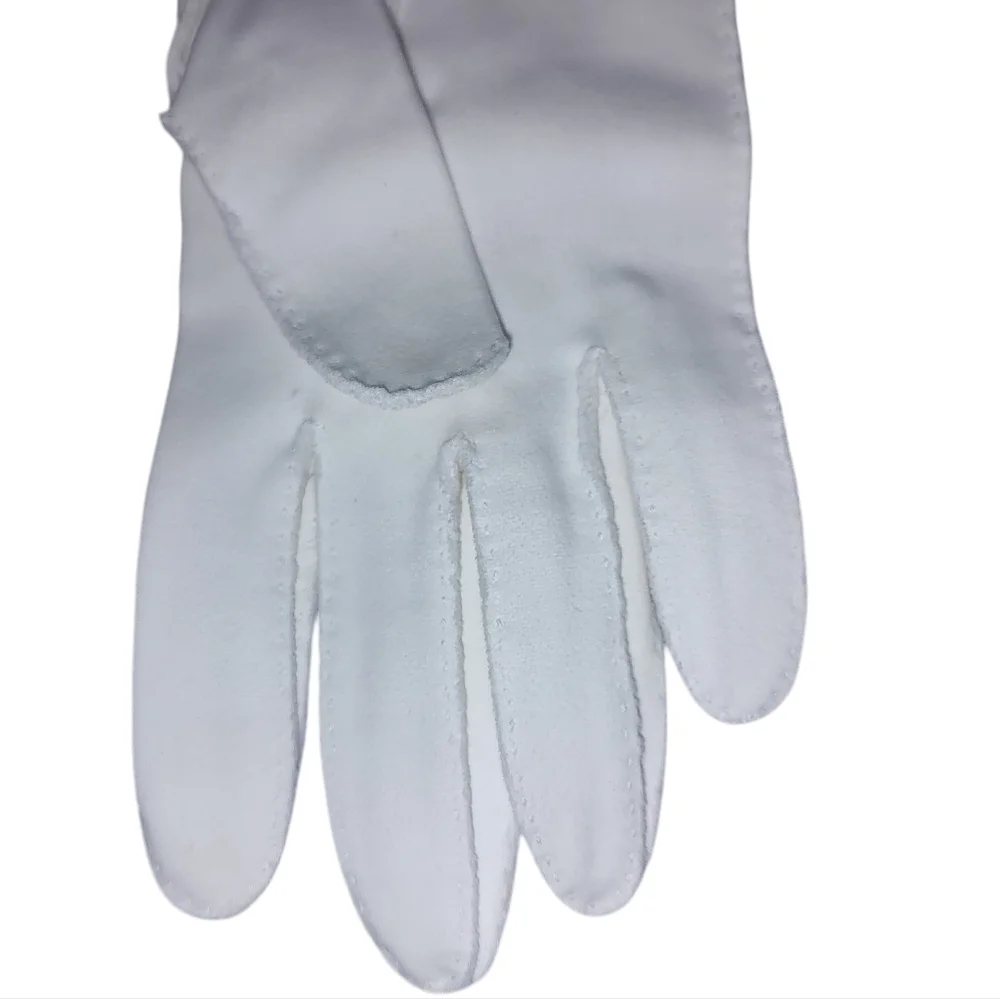 Elegant Vintage 1970s White Embroidered Women's Handsewn Gloves
